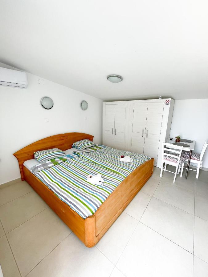Beautiful Secluded Area Near Novalja Vacation House With Pool And Sea View Villa Lara Bagian luar foto
